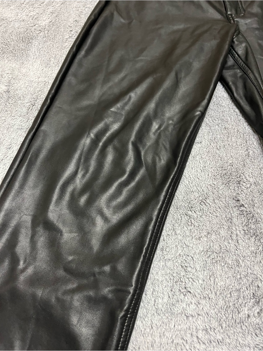 Abercrombie & Fitch Vegan Leather 90’s Straight Leg Pants - Black size 29/8 - Picture 2 of 6